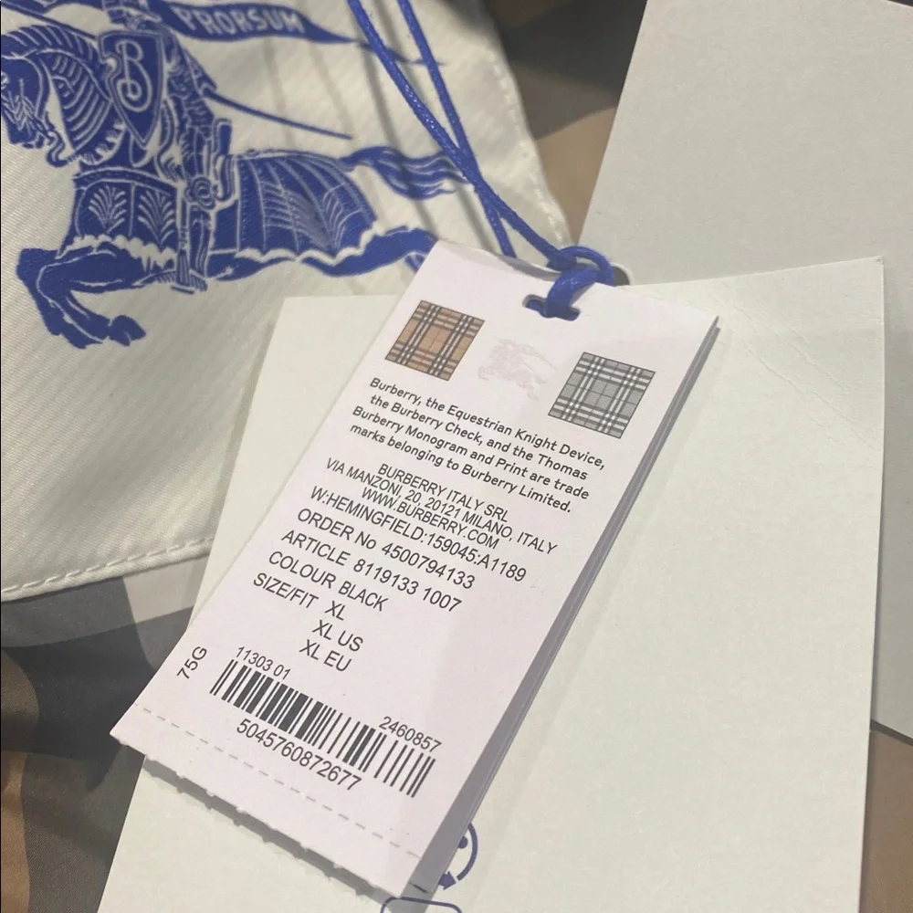 Burberry Black Quilted Hooded Puffer Jacket - Picture 13 of 13